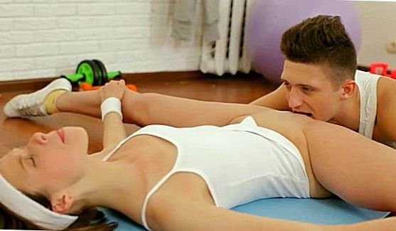Порно Камшоты: Зрелая лесбиянка засняла своё видео