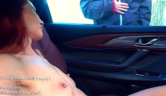 Сексуальная телочка с темными волосами и с узкими глазами снимает с себя все лишнее, делает минет партнеру, после чего трахается с ним